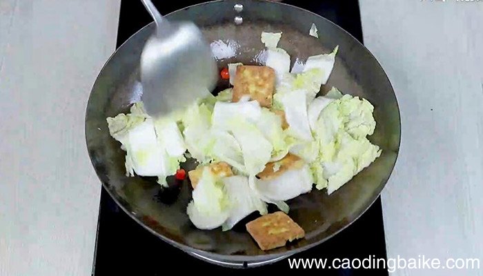 娃娃菜炒豆腐的做法 娃娃菜炒豆腐怎么做