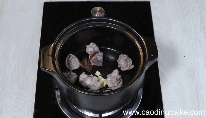 火腿笋干老鸭煲做法，火腿笋干老鸭煲怎么做