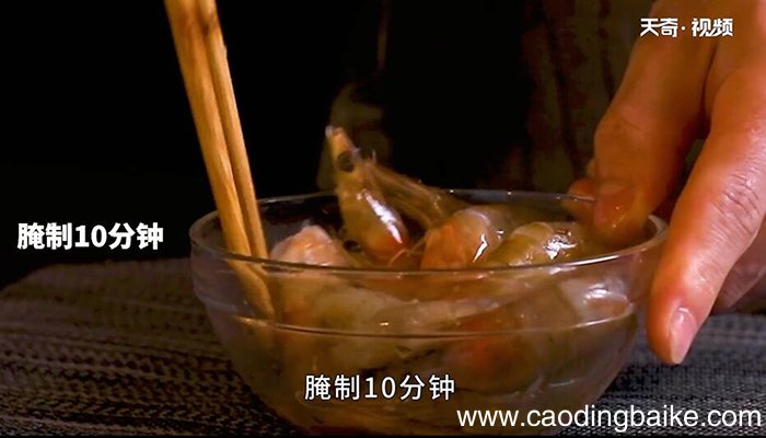 奶油蒜蓉烤大虾的做法 奶油蒜蓉烤大虾怎么做