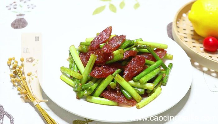 腊肠炒蒜苔做法腊肠炒蒜苔怎么做