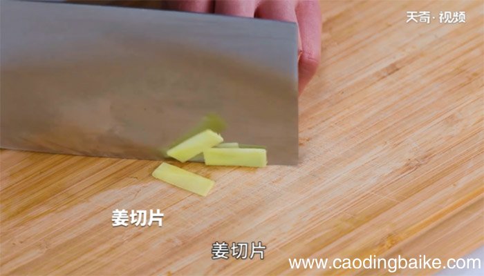 莲子炖鸡汤的做法 如何做莲子炖鸡汤