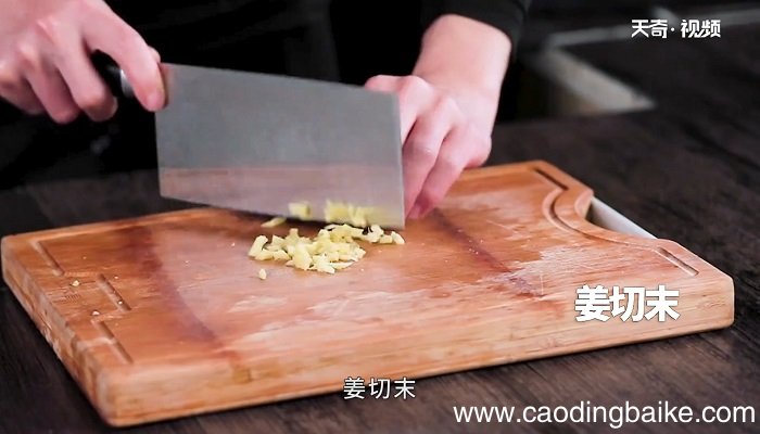 干蕨菜炒腊肉怎么做 干蕨菜炒腊肉的做法