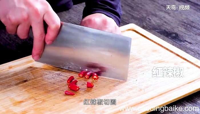 萝卜干炒腊肉怎么做 萝卜干炒腊肉的做法