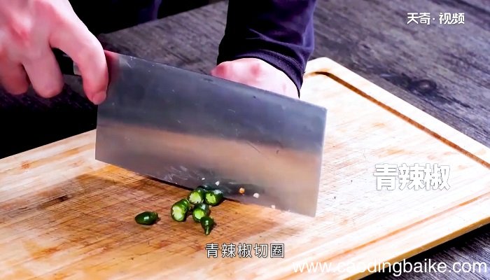 萝卜干炒腊肉怎么做 萝卜干炒腊肉的做法