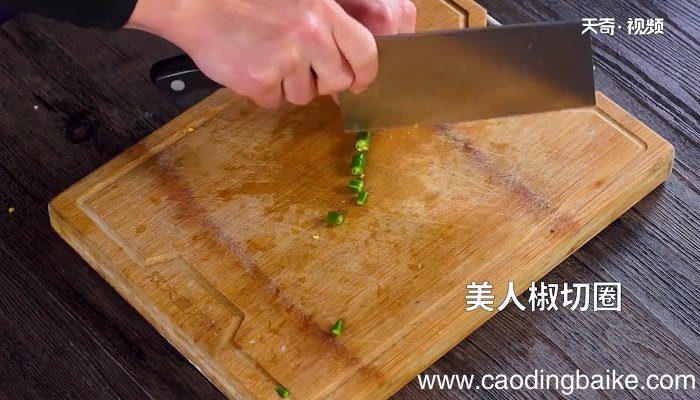 酸豇豆炒鸭胗怎么做 酸豇豆炒鸭胗咋做