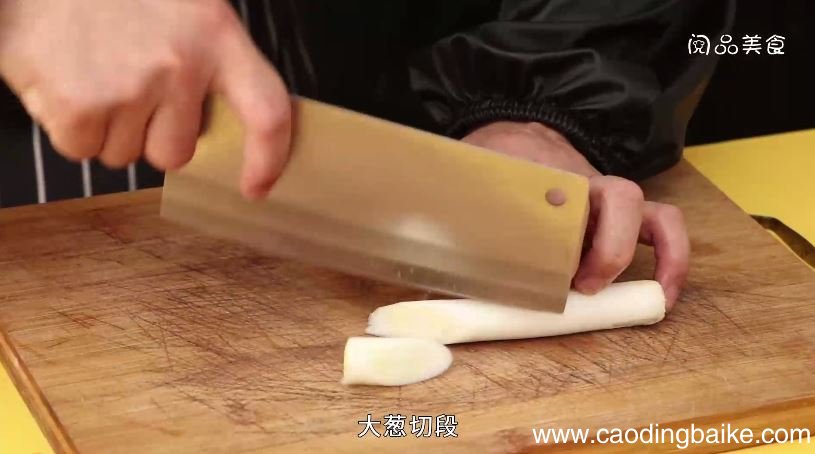 冰糖炖肘子怎么做 冰糖炖肘子做法是什么