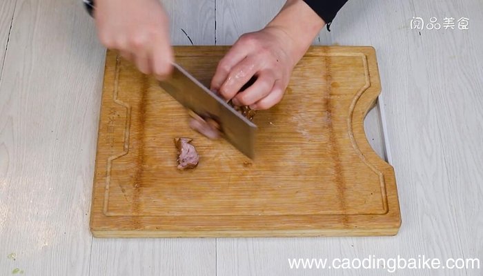 辣椒炒肘子肉的做法 辣椒炒肘子肉怎么做