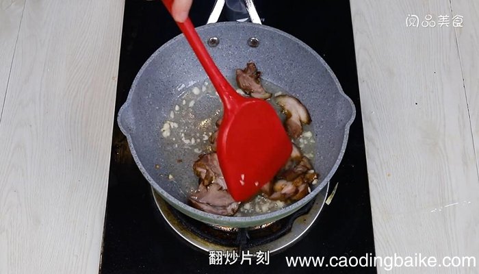 辣椒炒肘子肉的做法 辣椒炒肘子肉怎么做