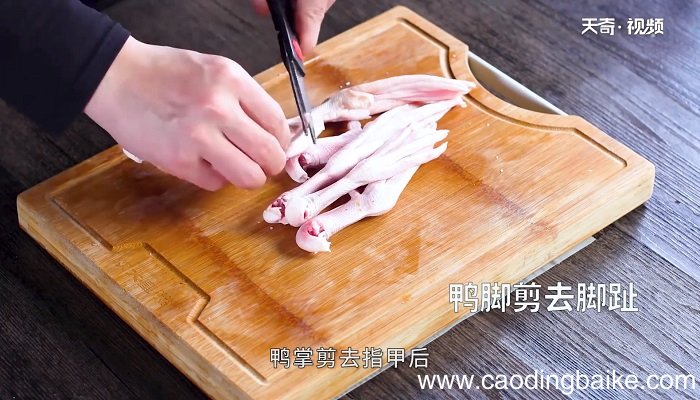 冬瓜鸭掌汤怎么做 冬瓜鸭掌汤的做法