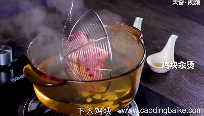 酸豆角焖小公鸡怎么做酸豆角焖小公鸡的做法