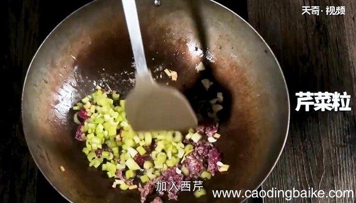 芹菜甜椒牛肉的做法 芹菜甜椒牛肉怎么做