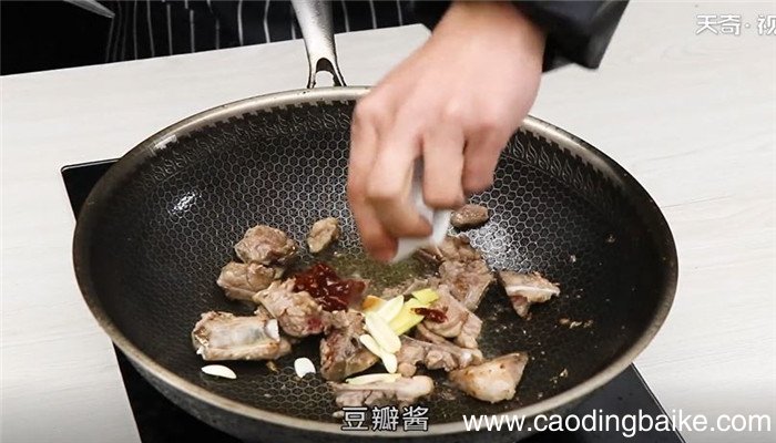 香辣排骨怎么做 香辣排骨的做法