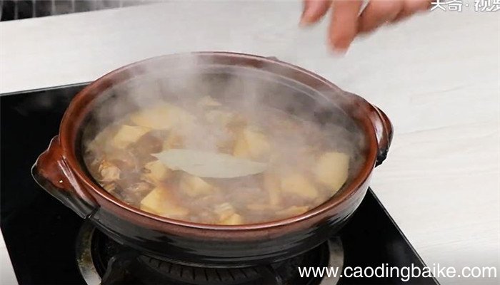 竹笋焖鸡怎么做 竹笋焖鸡的做法