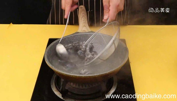 黑豆木耳乌鸡汤的做法 黑豆木耳乌鸡汤怎么做好吃