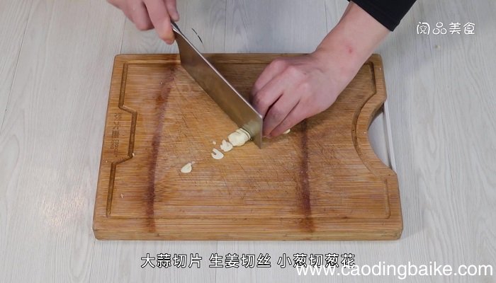 青椒炒面筋的做法 青椒炒面筋的做法