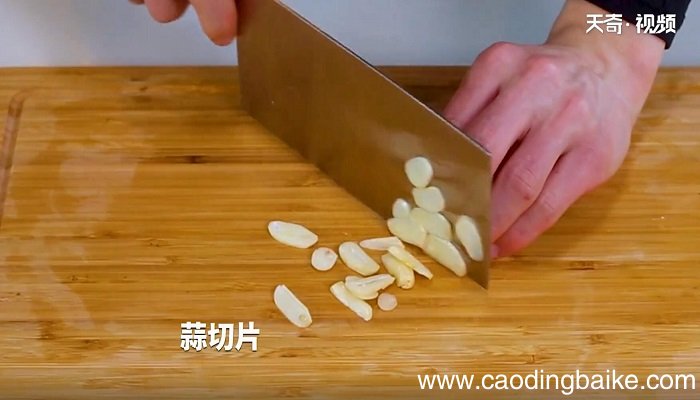 草鱼炖粉条怎么做 草鱼炖粉条的做法