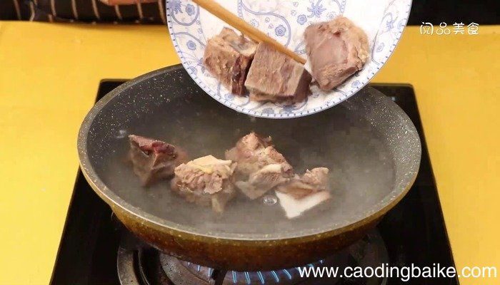 金针菇牛骨汤的做法 金针菇牛骨汤怎么做好吃