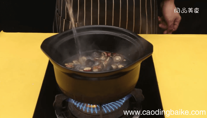 乌鸡香菇红枣汤的做法 乌鸡香菇红枣汤怎么做好吃