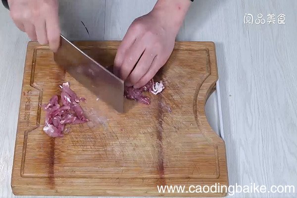 蕨菜炒肉丝做法 蕨菜炒肉丝怎么做