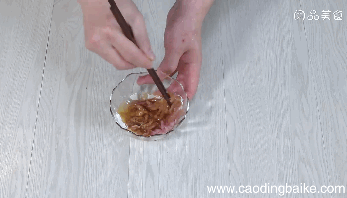 黄花菜炒肉的做法，黄花菜炒肉怎么做