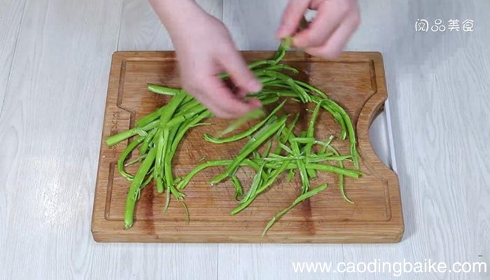 五花肉炒空心菜杆的做法 五花肉炒空心菜杆怎么做