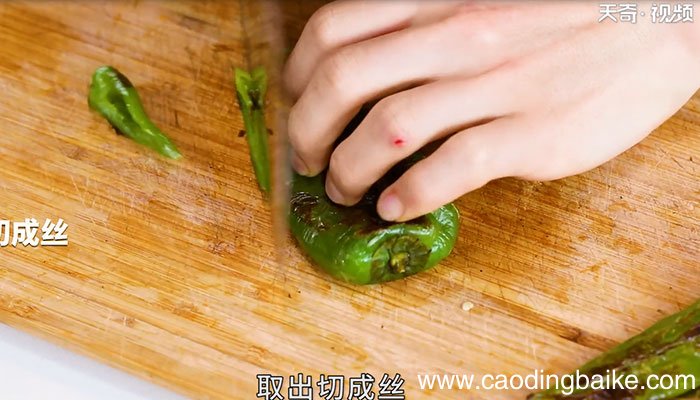 烧椒皮蛋怎么做 烧椒皮蛋的做法