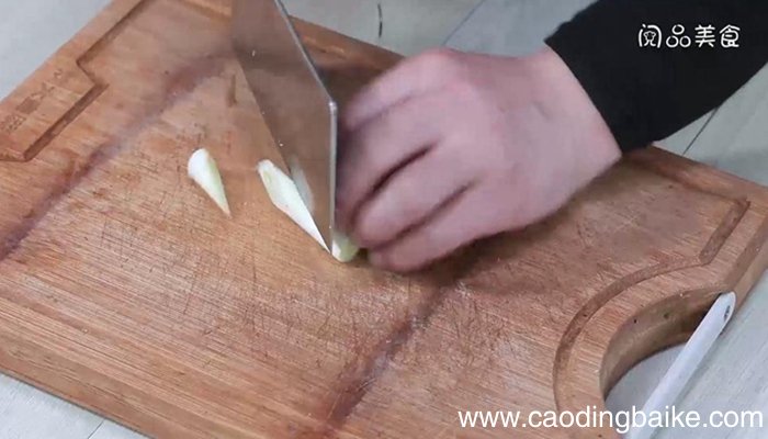 柿子椒炒香菇的做法 柿子椒炒香菇怎么做