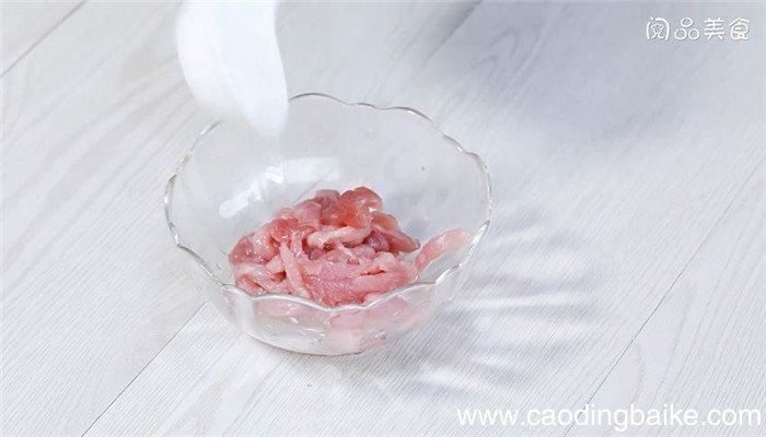 洋葱茄子炒肉怎么做 洋葱茄子炒肉的做法