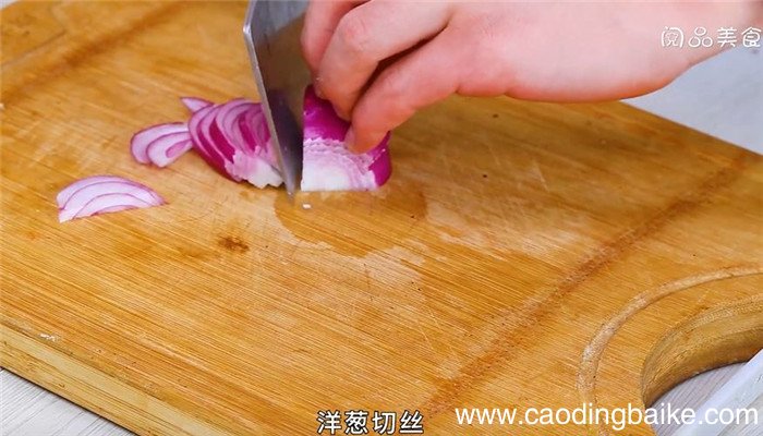 洋葱茄子炒肉怎么做 洋葱茄子炒肉的做法