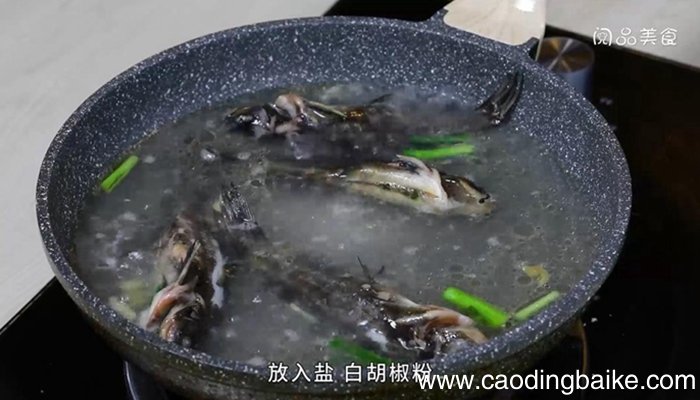 青椒紫苏黄骨鱼汤的做法 青椒紫苏黄骨鱼汤怎么做