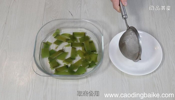 裙带菜汆丸子汤的做法 裙带菜汆丸子汤怎么做