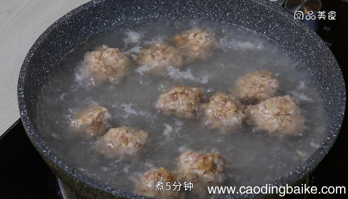 裙带菜汆丸子汤的做法 裙带菜汆丸子汤怎么做