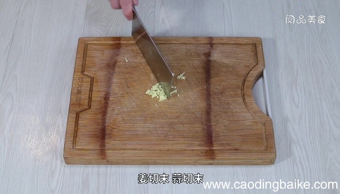 炒熟尖椒大肠的做法 炒熟尖椒大肠怎么做