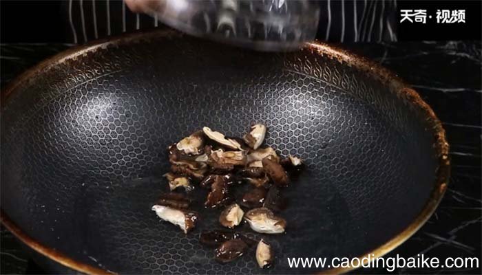 油焖笋菇的做法 油焖笋菇怎么做