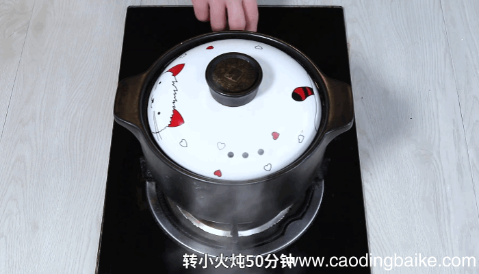 桃胶银耳鸡头米做法 桃胶银耳鸡头米怎么做