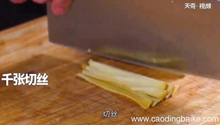 芹菜炒千张的做法 芹菜炒千张怎么做