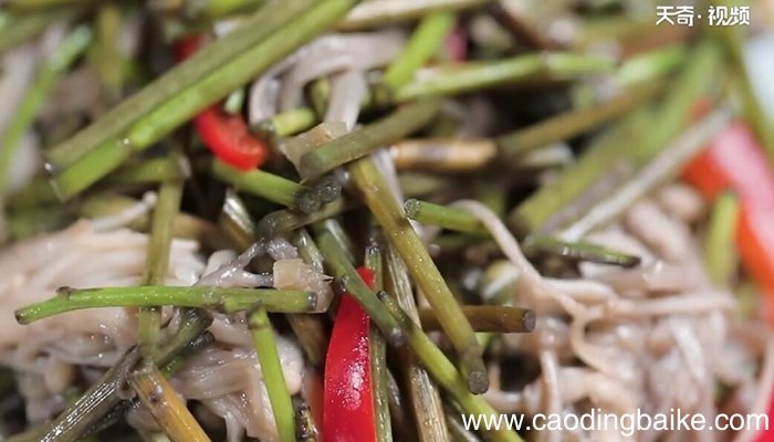芦蒿炒金针菇的做法 芦蒿炒金针菇怎么做