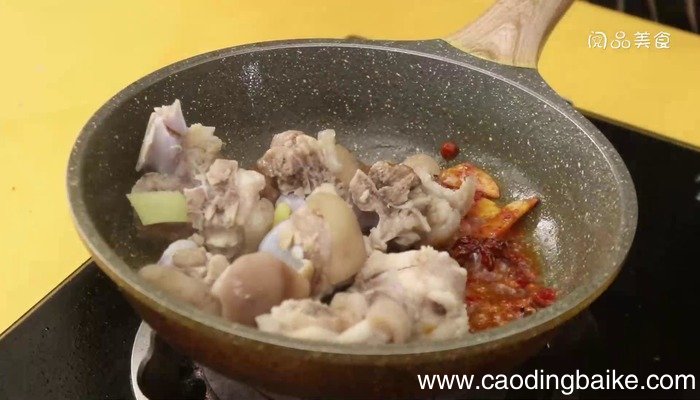 蹄髈炖土豆的做法 蹄髈炖土豆怎么做好吃