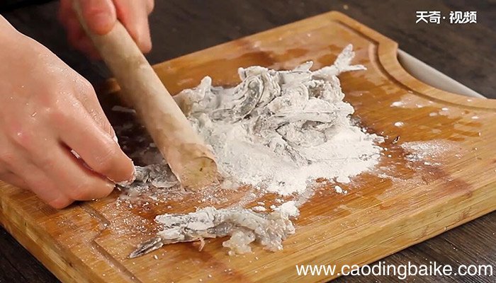 小葱米椒铺盖虾的做法 小葱米椒铺盖虾怎么做
