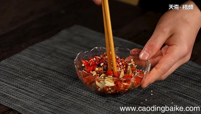 小葱米椒铺盖虾的做法 小葱米椒铺盖虾怎么做