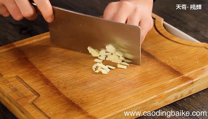 小葱米椒铺盖虾的做法 小葱米椒铺盖虾怎么做