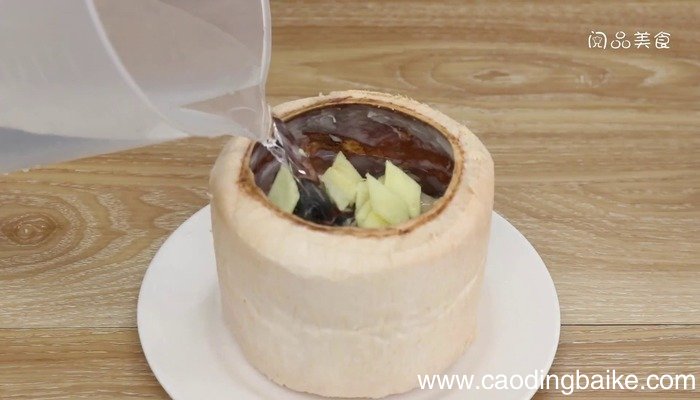 田螺鸡皮椰壳煲的做法 田螺鸡皮椰壳煲怎么做好吃