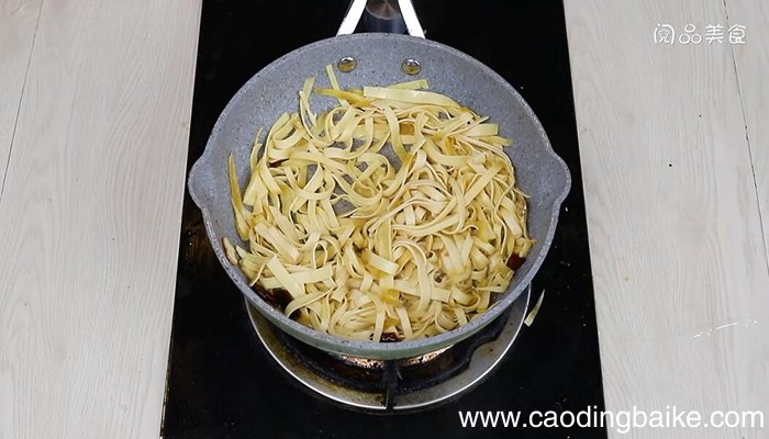 干煸豆腐皮怎么做 干煸豆腐皮的做法