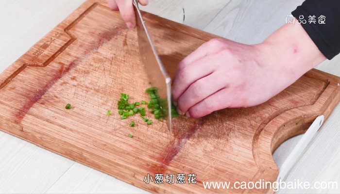 槐花炒鸡蛋的做法 槐花炒鸡蛋怎么做