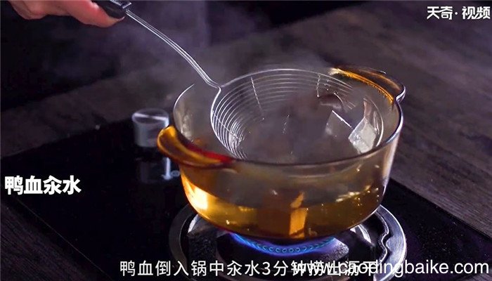 鸭血烧五花肉怎么做 鸭血烧五花肉的做法