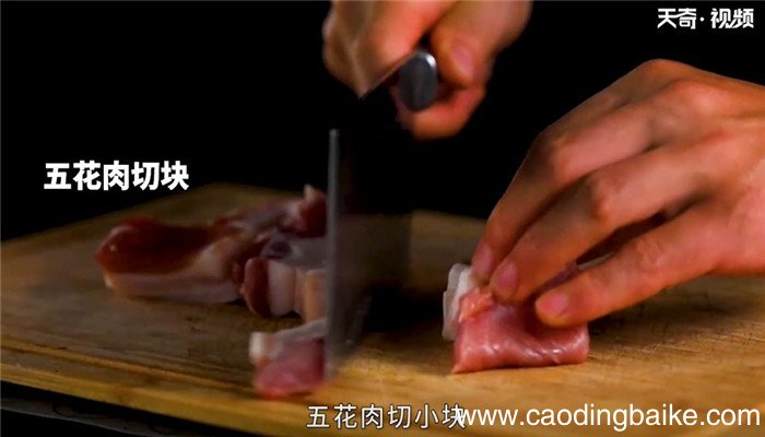 鸭血烧五花肉怎么做 鸭血烧五花肉的做法
