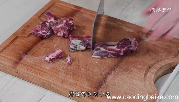 黄花菜炖排骨怎么做 黄花菜炖排骨的做法