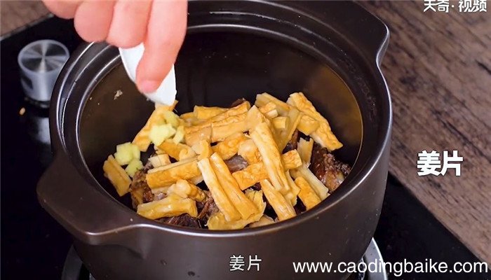 风干萝卜腊排骨汤怎么做 风干萝卜腊排骨汤的做法