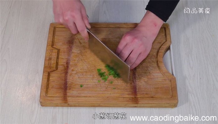 怎么用蚝油生抽炒鸡 蚝油生抽炒鸡怎么做