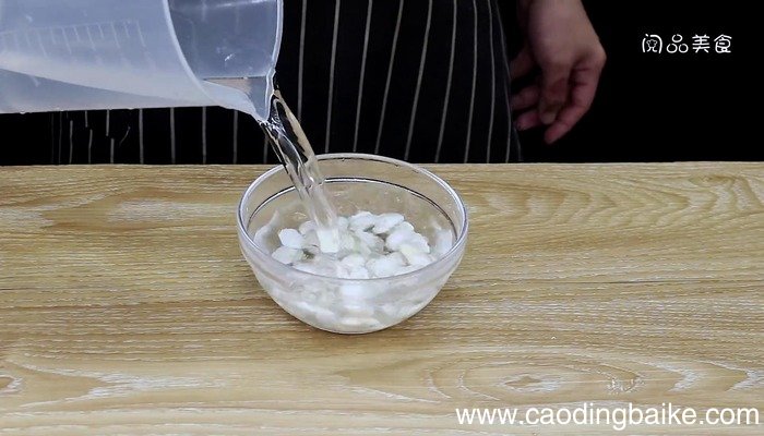 墨鱼猪肚炖饭豆的做法 墨鱼猪肚炖饭豆怎么做好吃